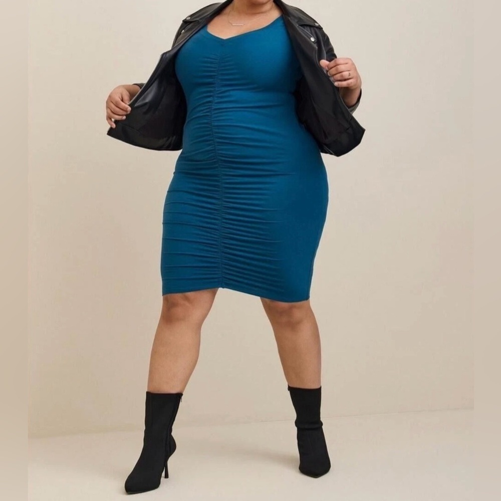 TORRID | Ruched Bodycon Dress - Picture 2 of 9
